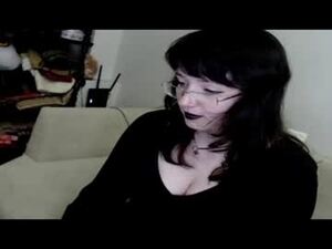 Screenshot from goth_pumpkin webcams