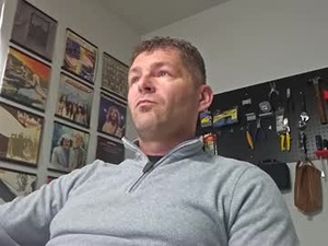 Screenshot from gr1ngo_dik webcams