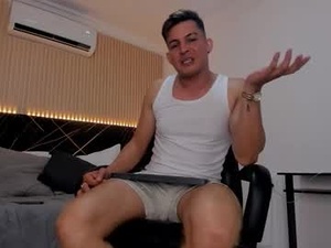 Screenshot from gray_boy webcams