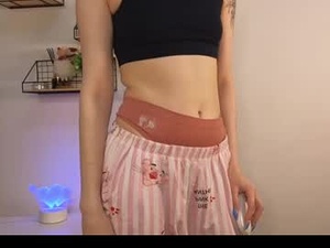 Screenshot from grayce_flare webcams