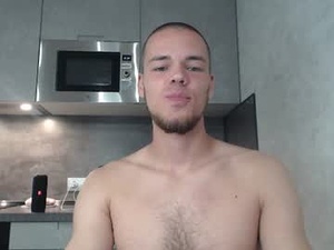Screenshot from gromozeka1337 webcams