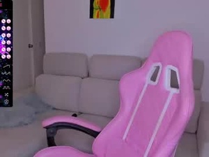 Screenshot from h3y_mia3 webcams
