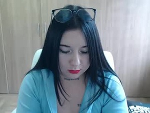 Screenshot from hailey_rosss webcams
