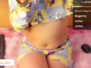Screenshot from hannaa_cute webcams