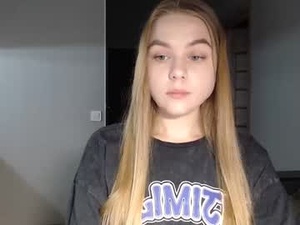 Screenshot from happy_fox_ webcams