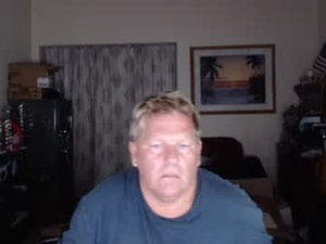 Screenshot from hardblondcouplehawaii webcams