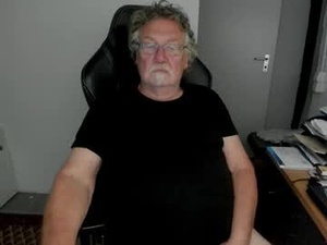 Screenshot from harleyl1 webcams