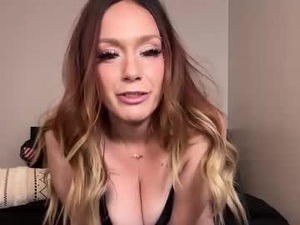 Screenshot from harleyphillip webcams