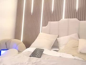 Screenshot from harlow_saenz webcams