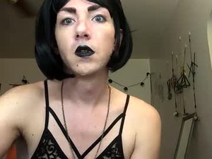 Screenshot from harlynn_ell webcams