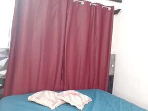 Screenshot from harmonyluna_ webcams