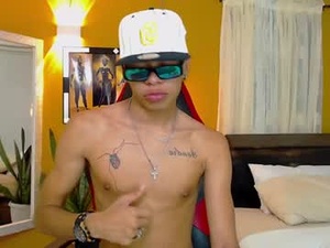 Screenshot from harry_jhonsonn webcams