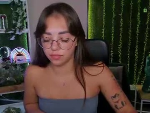 Screenshot from hazel_wilde webcams