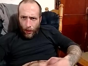Screenshot from helpmecum8383 webcams