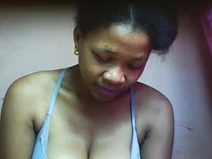 Screenshot from hervea9794 webcams