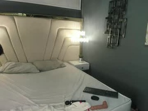 Screenshot from hiilaryfox webcams