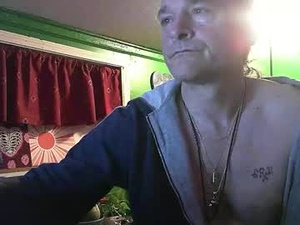 Screenshot from hippiedad333 webcams