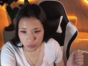 Screenshot from hollypeytoon webcams