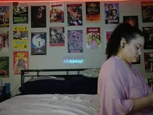 Screenshot from honeeyyy_pot webcams
