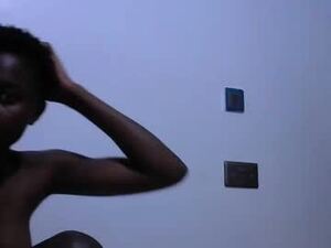 Screenshot from honey_kitty14 webcams