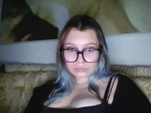 Screenshot from honeyevelyn_ webcams