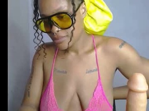 Screenshot from horny_ebonygirl_ webcams