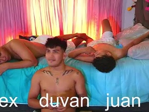 Screenshot from hot_latin_boys1005 webcams