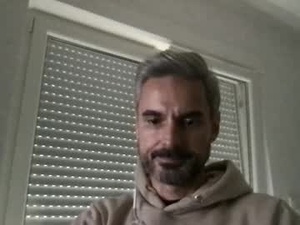 Screenshot from hot_sun_hot webcams