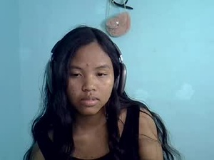 Screenshot from hotacacia0 webcams