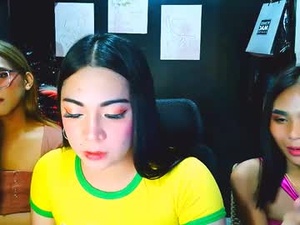 Screenshot from hotfvckingemerlyn webcams