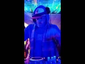 Screenshot from houseofstyle webcams