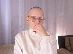 Screenshot from howdy_baldy webcams