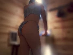 Screenshot from hungslut1999 webcams
