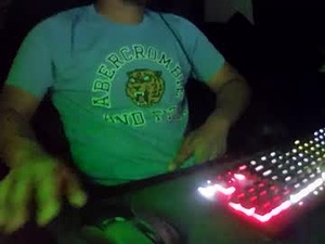 Screenshot from hunterrblood webcams