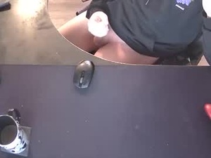 Screenshot from ilovecath83 webcams