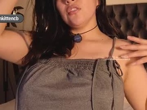 Screenshot from imkittencb webcams