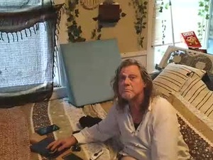 Screenshot from in_the_garden_of_eaten webcams