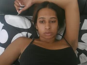 Screenshot from indanbella19 webcams