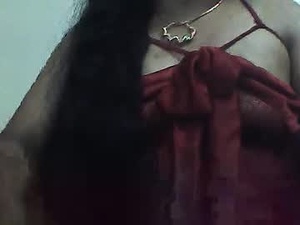 Screenshot from indiangirl2see webcams