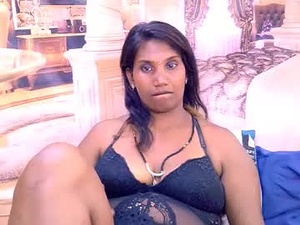 Screenshot from indianqueen30 webcams
