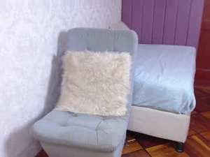 Screenshot from iris_dreams webcams