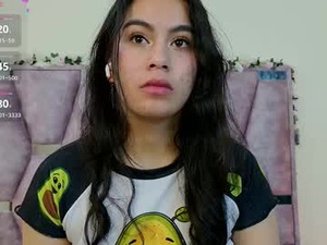 Screenshot from iris_mandarinne webcams