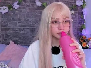 Screenshot from isa_sofia1 webcams