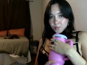 Screenshot from isabellelayla webcams