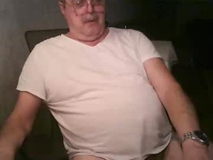 Screenshot from isfuntochathere webcams