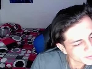 Screenshot from isoka_13 webcams