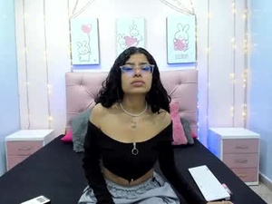 Screenshot from issaa_tyler webcams