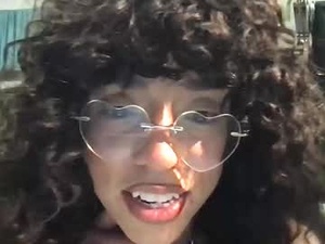 Screenshot from itsariessecrets webcams
