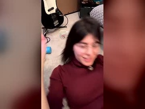 Screenshot from itschloelaurent webcams