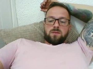 Screenshot from iullyiully152 webcams
